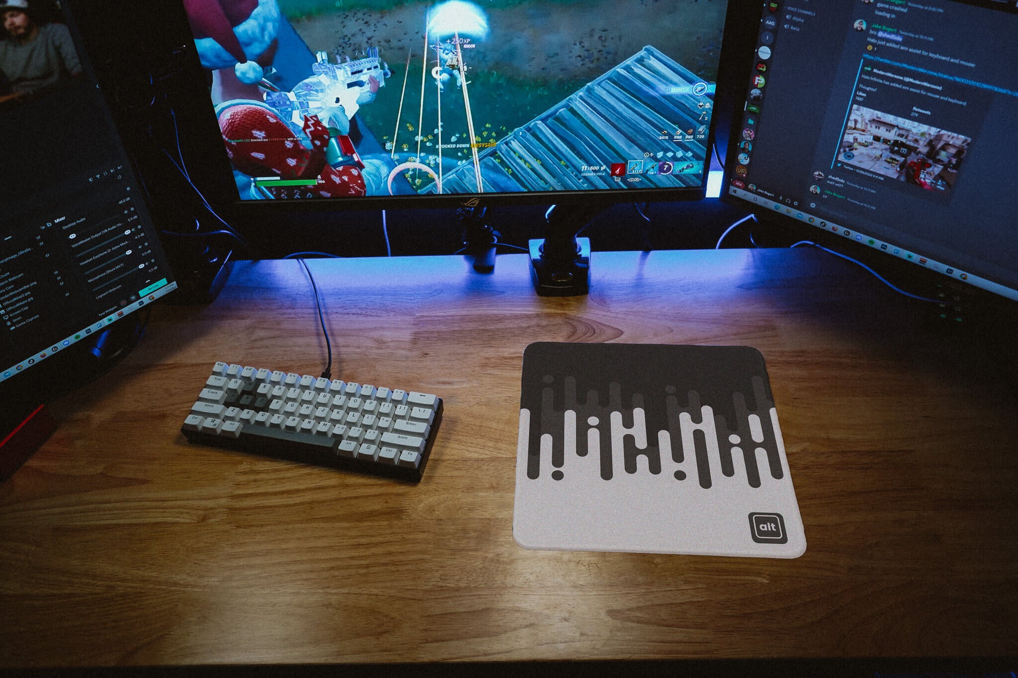 Linear Waves Monochrome Mousepad